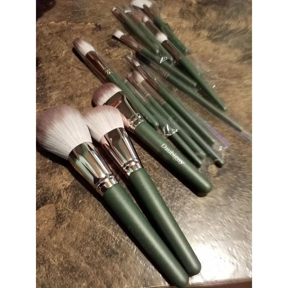 Daubigny 16Pieces Green Complete Premium Synthetic Professional Makeup Brushes